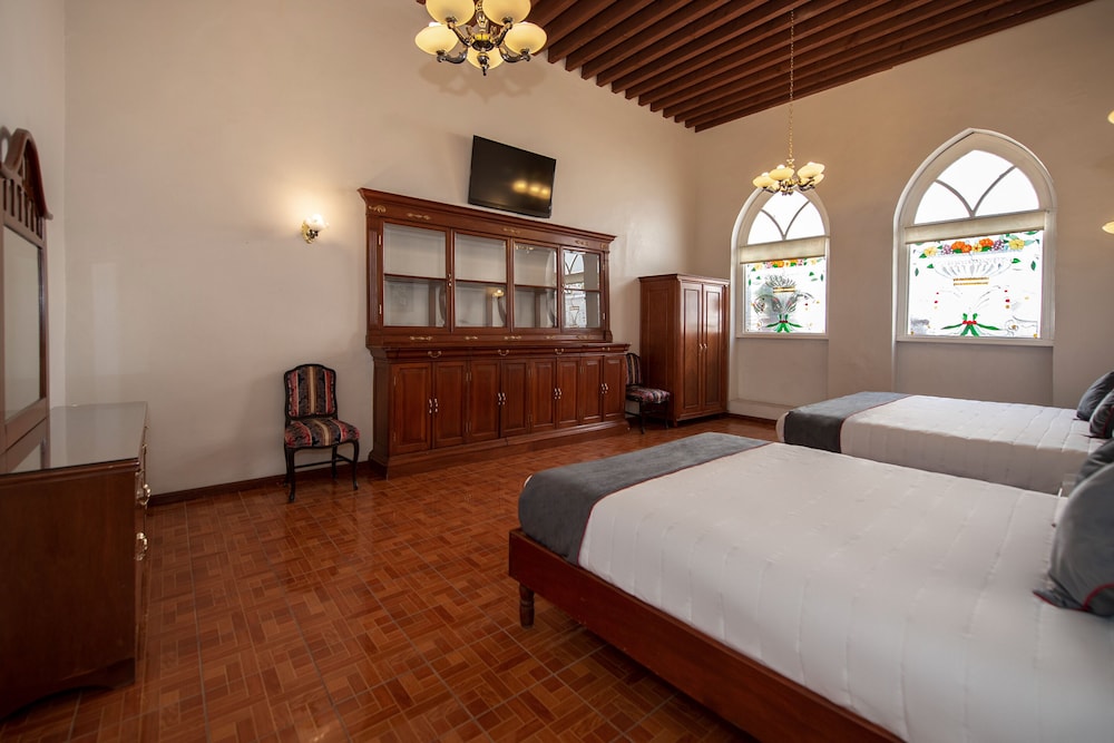 Superior Room, 2 Queen Beds - Photo 2