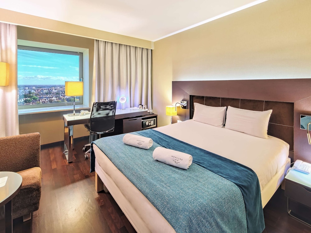 Privilege, Comfort Room, 1 Queen Bed - Photo 1