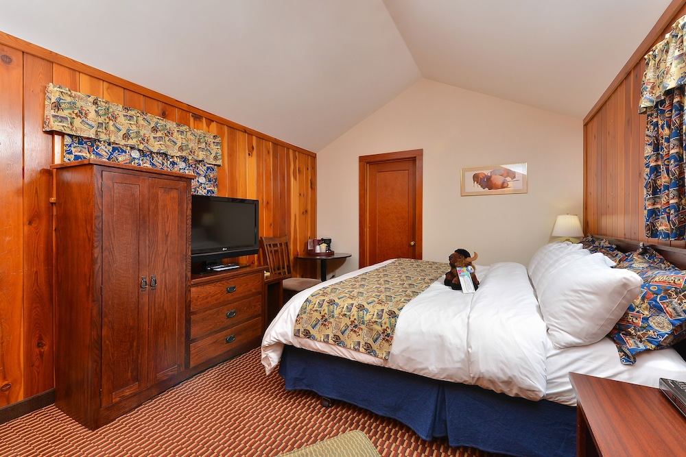 Cabin, 1 King Bed photo 3