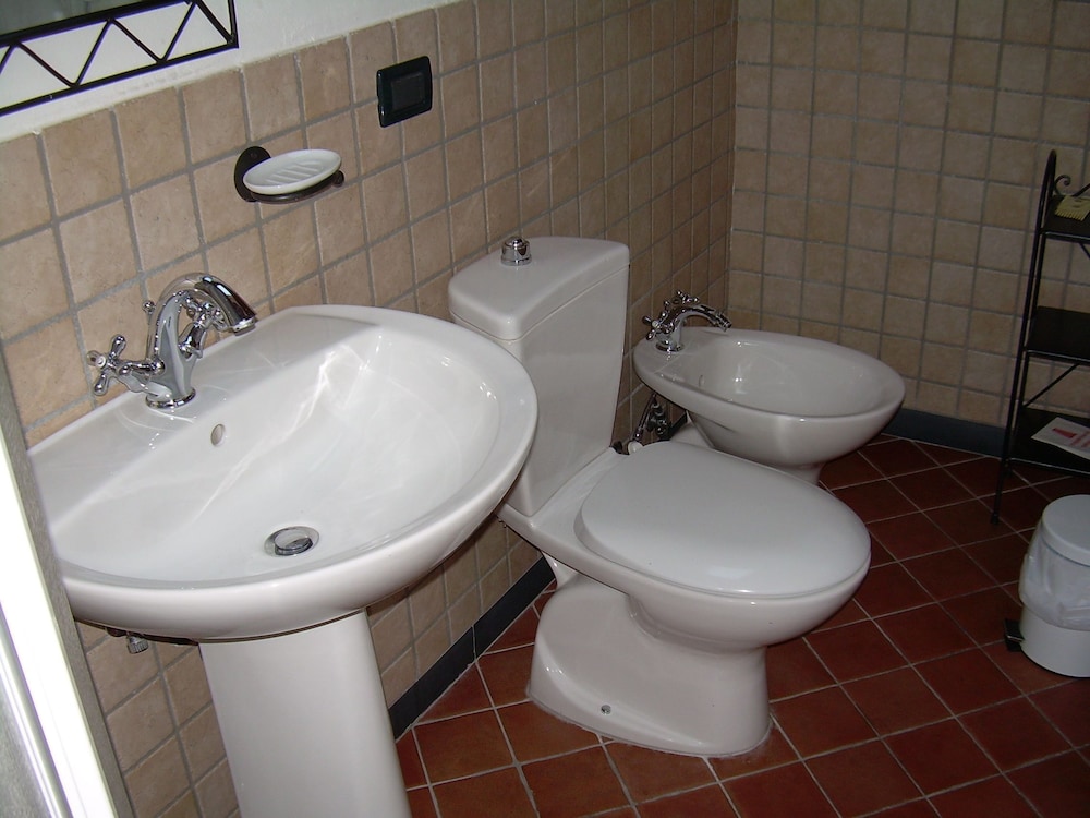 Family Quadruple Room - Photo 10