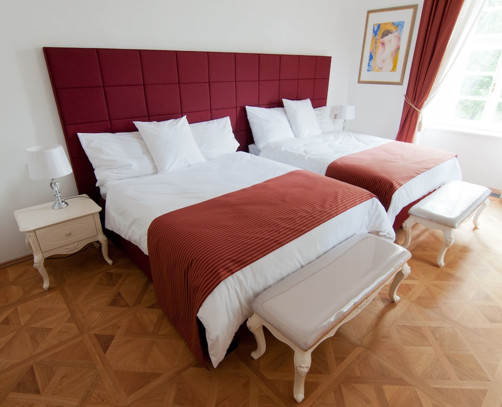Luxury Suite, 2 Bedrooms, Connecting Rooms, Garden View