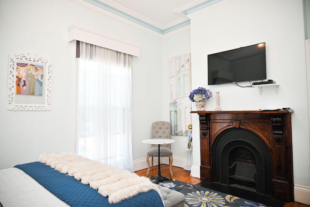 Standard Room, Non Smoking, Jetted Tub (Westwing Apartment Twin) photo 3