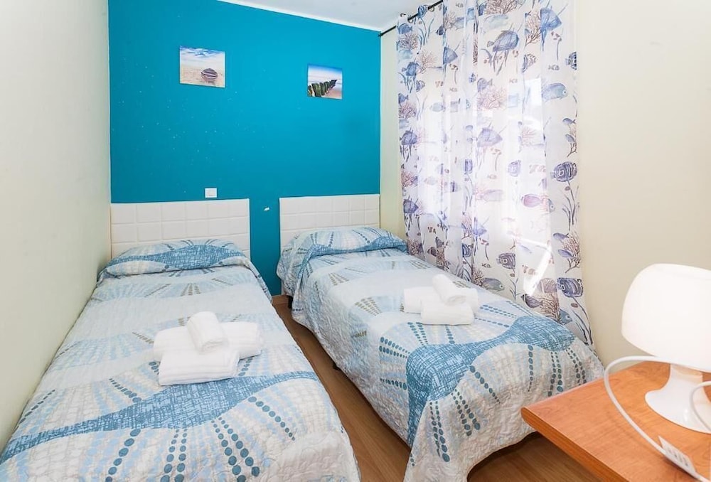 Family Room, 2 Bedrooms photo 2