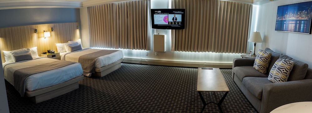 Premium Studio, 2 Double Beds - Photo 5