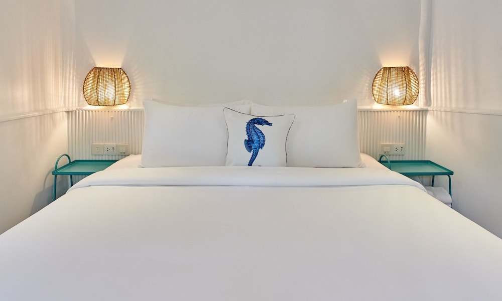 Coral Hut Quad (Two-Bedroom Bungalow) - Photo 2
