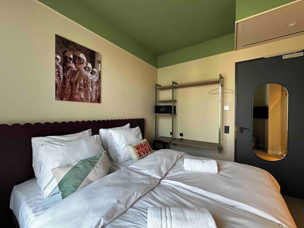Deluxe twin / double room - Fashionista photo 2