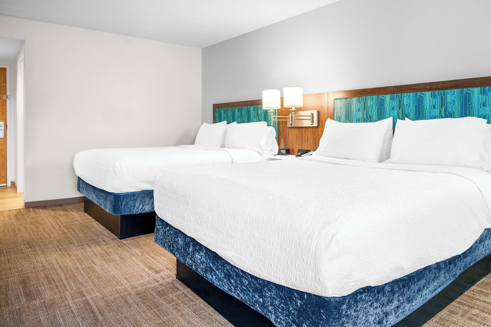 Room, 2 Queen Beds - Photo 3