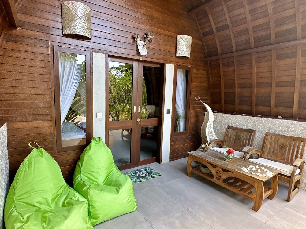 Deluxe Bungalow 7