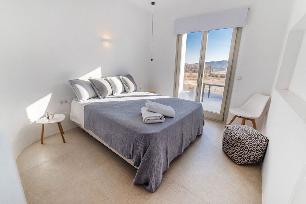 Studio, Sea View