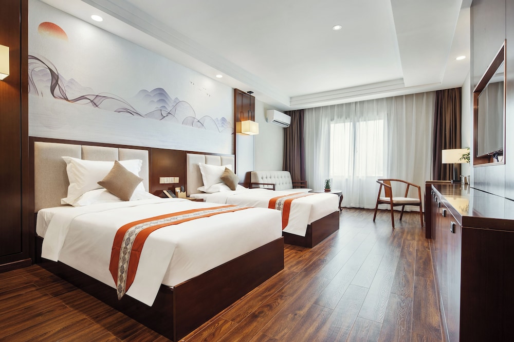 Deluxe Twin Room, City View