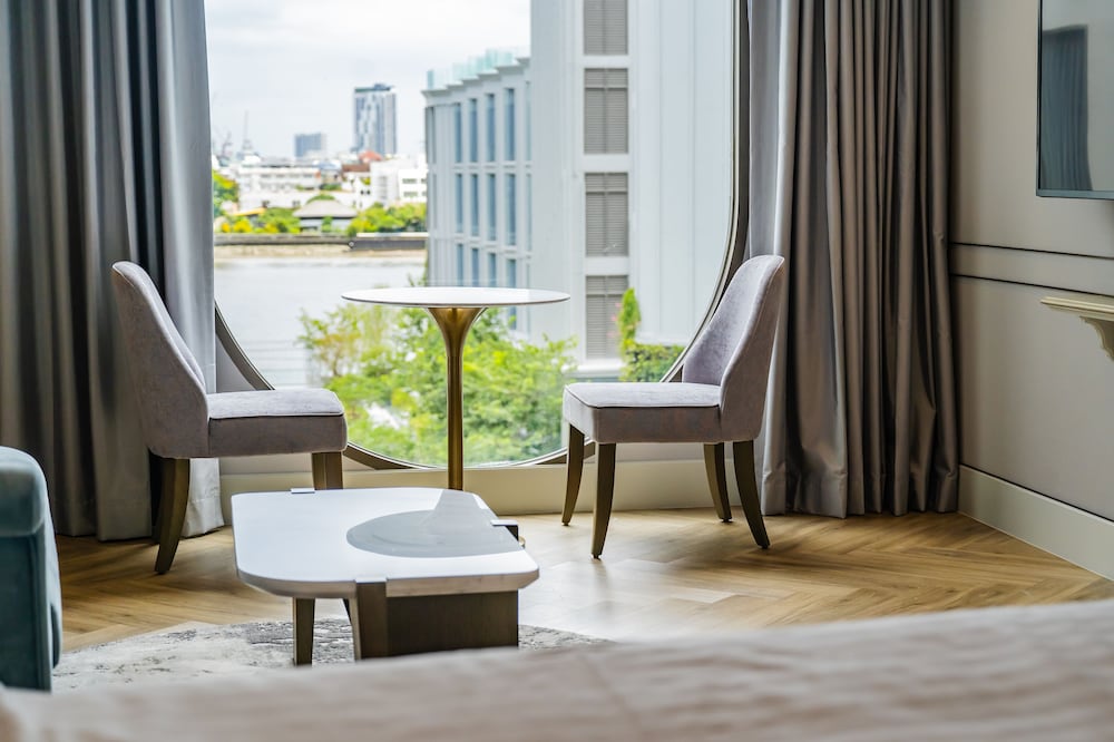 Riverfront Balcony Suite photo 3