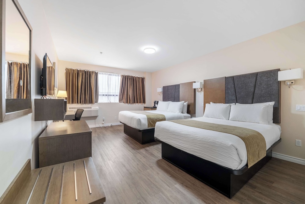 Standard Room, 2 Queen Beds, Non Smoking - Photo 1