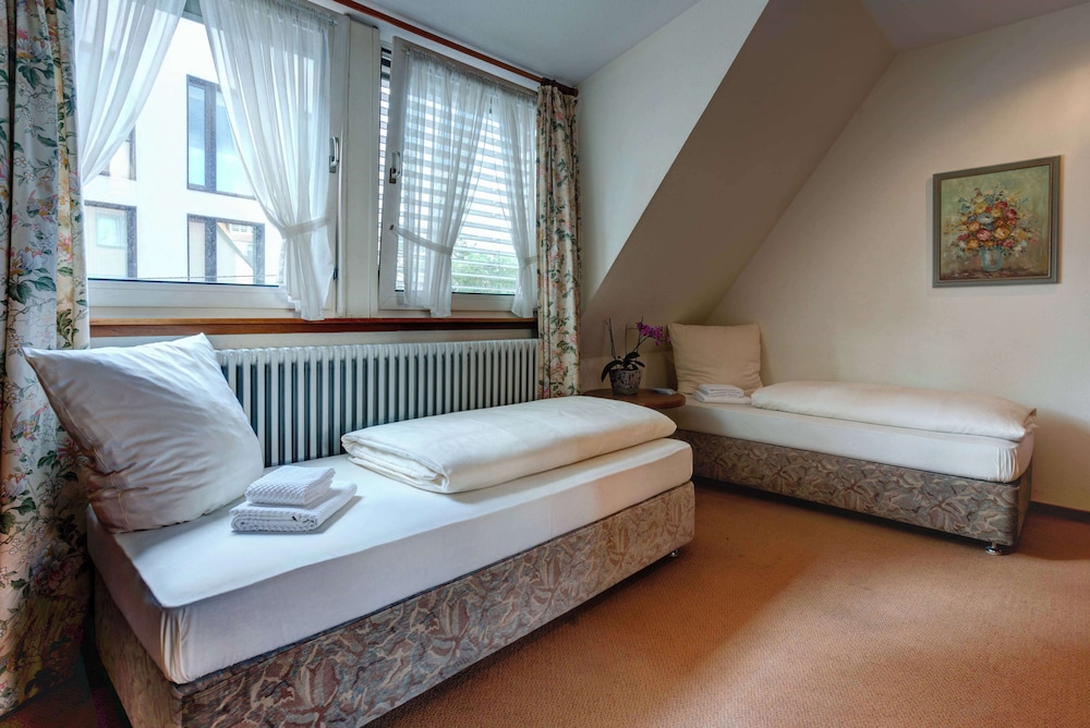 Standard Room, 2 Twin Beds photo 1