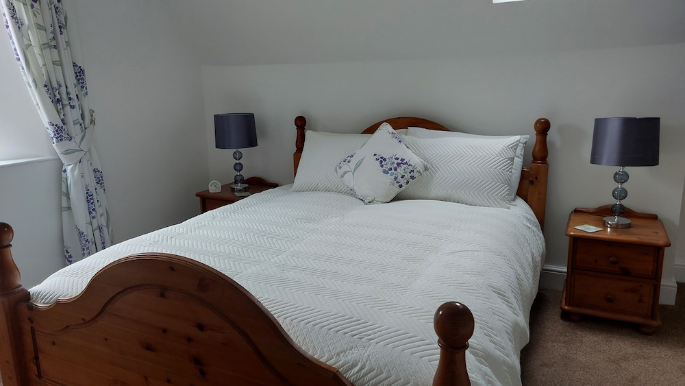 Suite, Ensuite photo 3