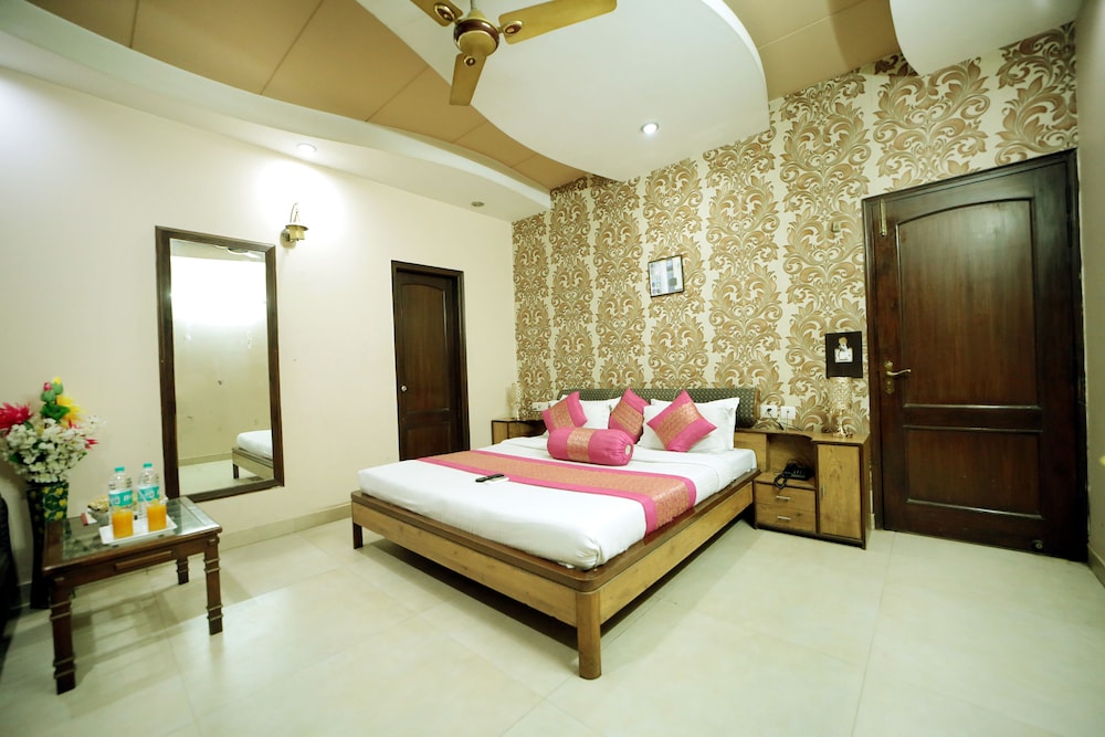 Executive Room - Photo 6