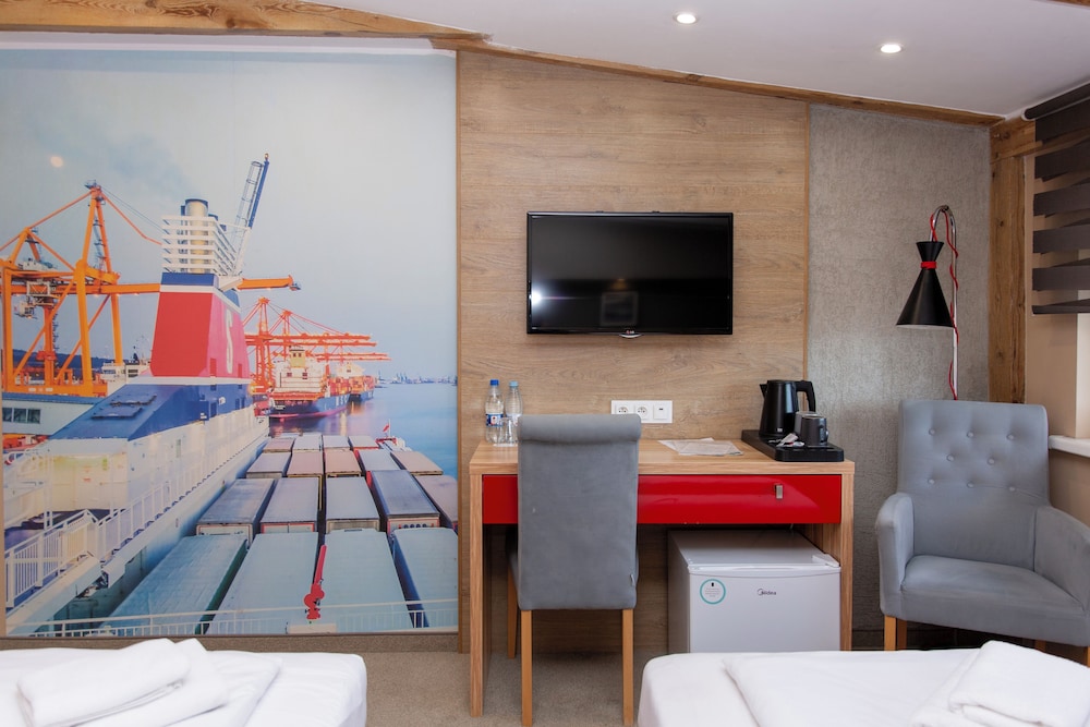 Standard Room, 1 Double Bed, Non Smoking, Refrigerator