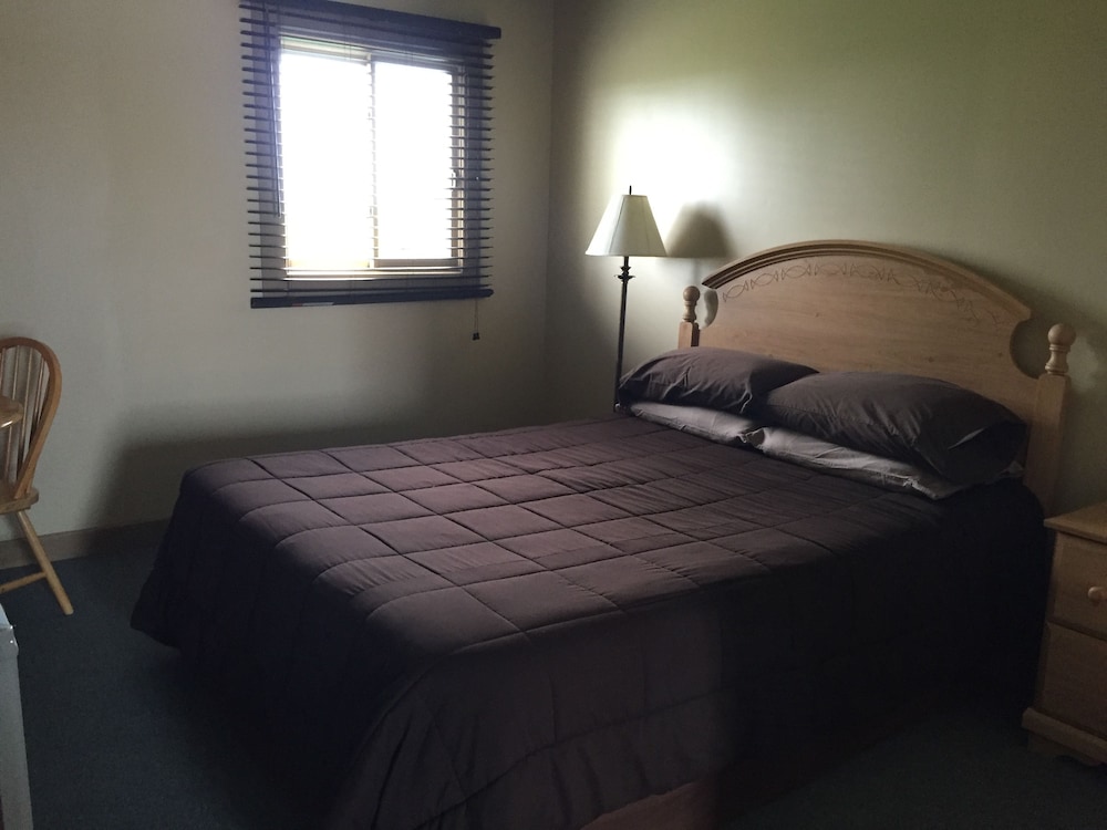 Standard Room, 1 Queen Bed photo 2