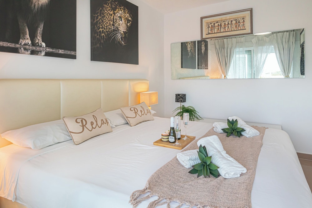 Apartamento Familiar, 2 Habitaciones (Benalbeach Con Piscinas y Vista al Mar)