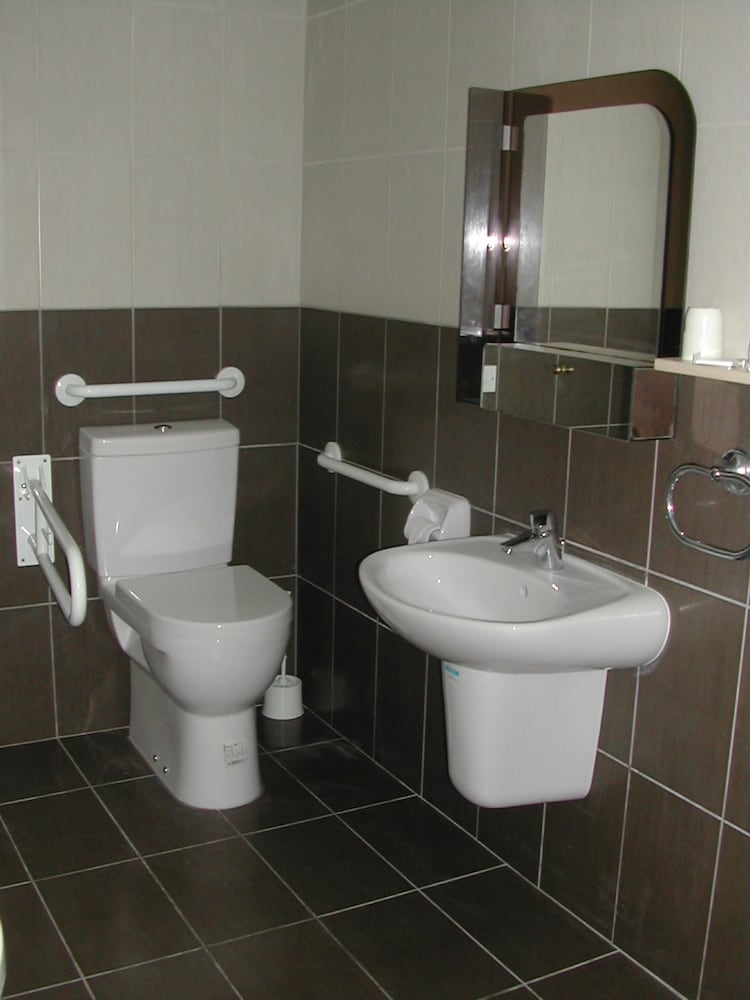 Twin Room, Accessible photo 3