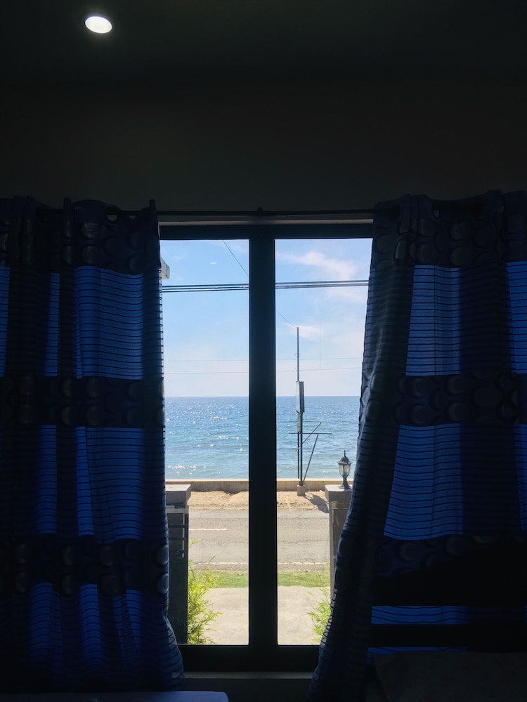 Deluxe Double Room, 1 Queen Bed, Non Smoking, Ocean View photo 2
