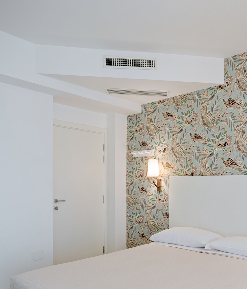 Deluxe Quadruple Room photo 1
