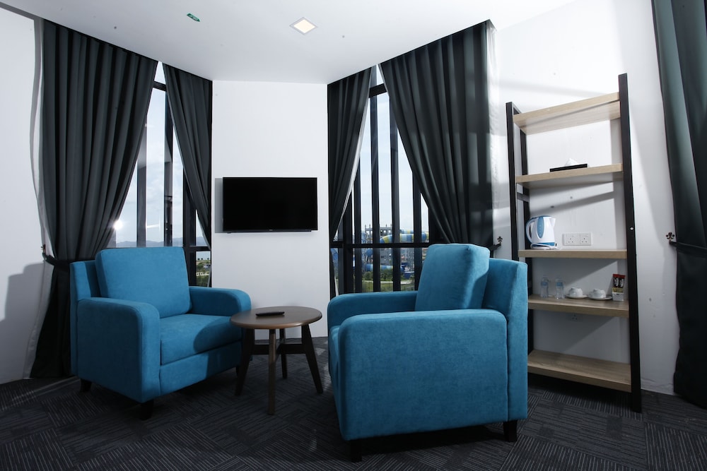 Suite Room - Photo 2