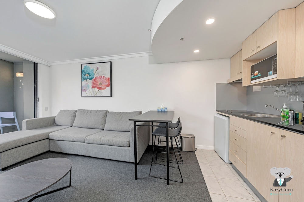 City Studio, 1 Queen Bed