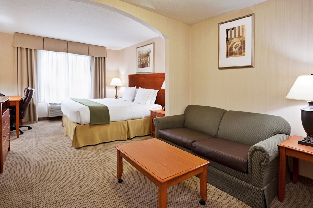 Suite, 1 King Bed (Additional Living Area) - Photo 3
