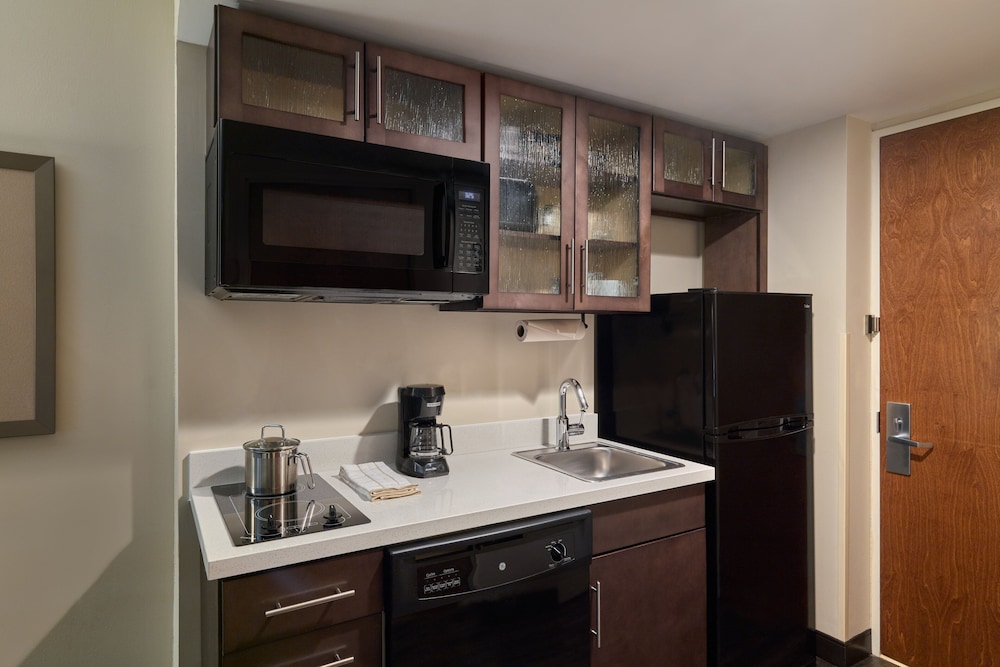 Studio Suite, 1 Queen Bed (High Floor)