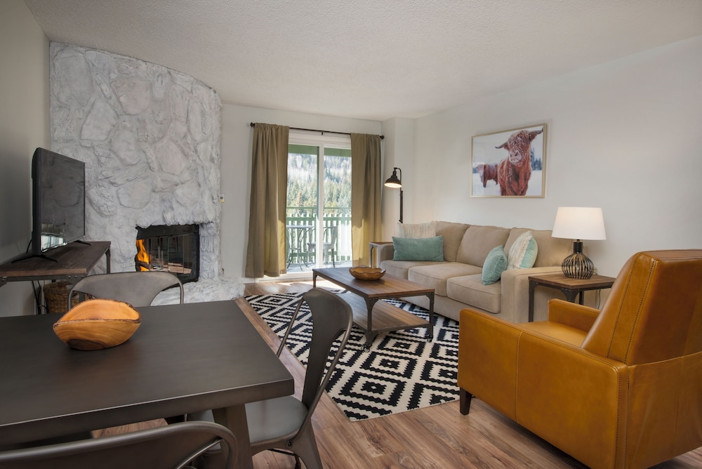 Condo, 2 Bedrooms, Kitchen, Mountain View