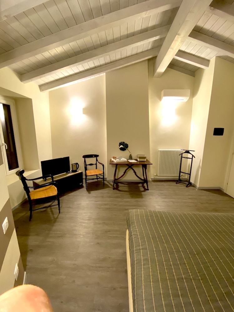 Deluxe Double Room photo 3
