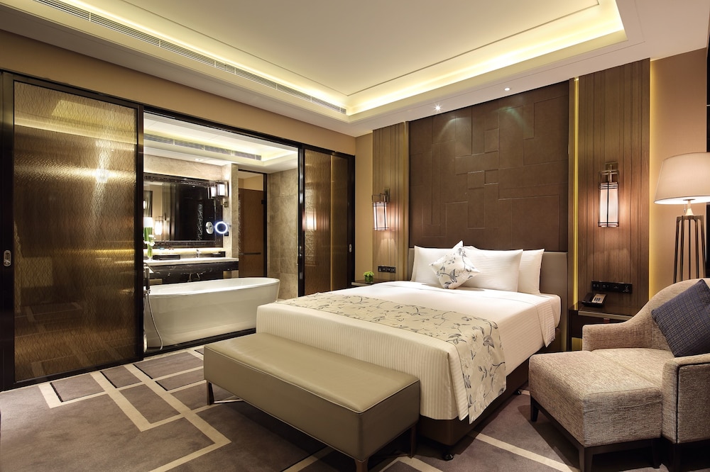 Deluxe Suite photo 1