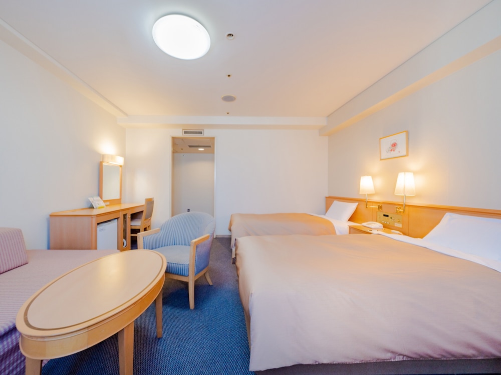 Large Twin Room with 2 Single and 1 Extra Bed, Non Smoking