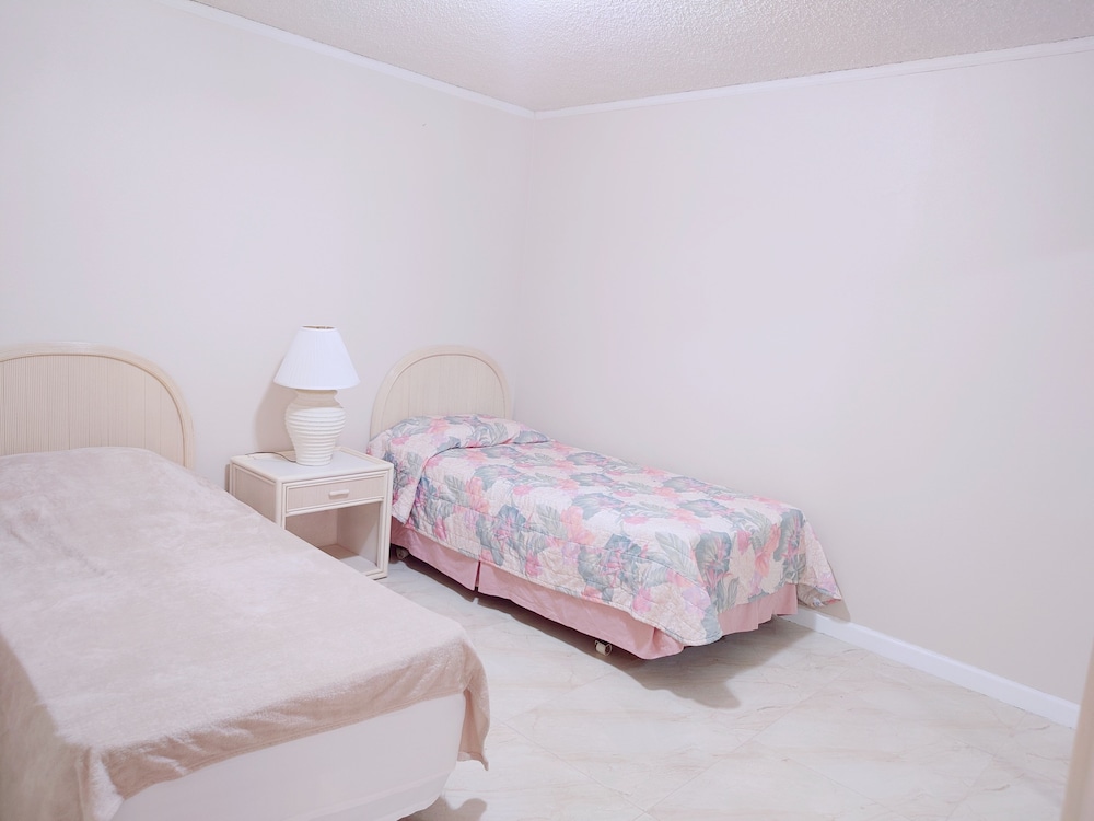 Junior Condo, 3 Bedrooms, Non Smoking, Beach View