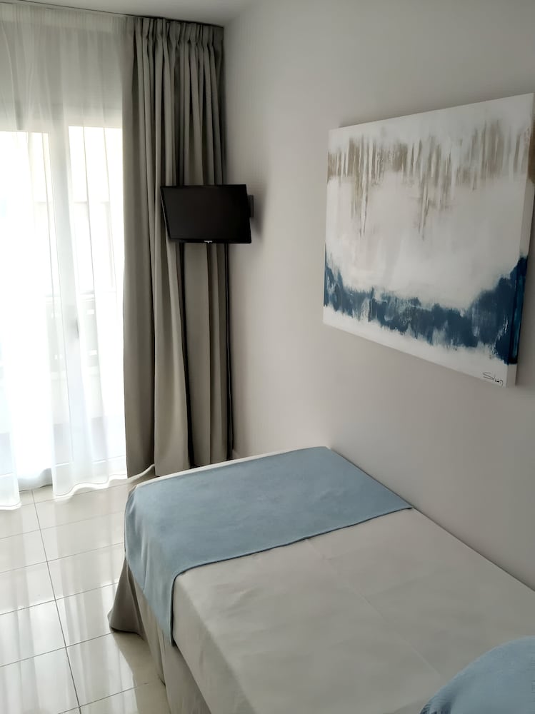 Standard Single Room, Balcony, Partial Sea View photo 2