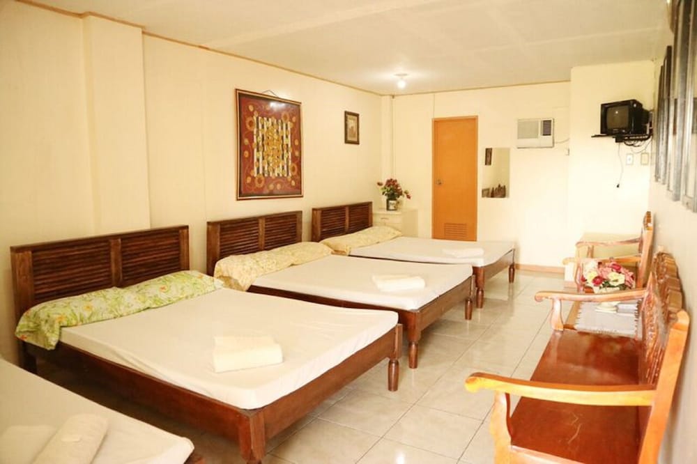 Family Room For 8