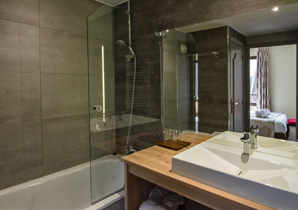 Superior Quadruple Room photo 2