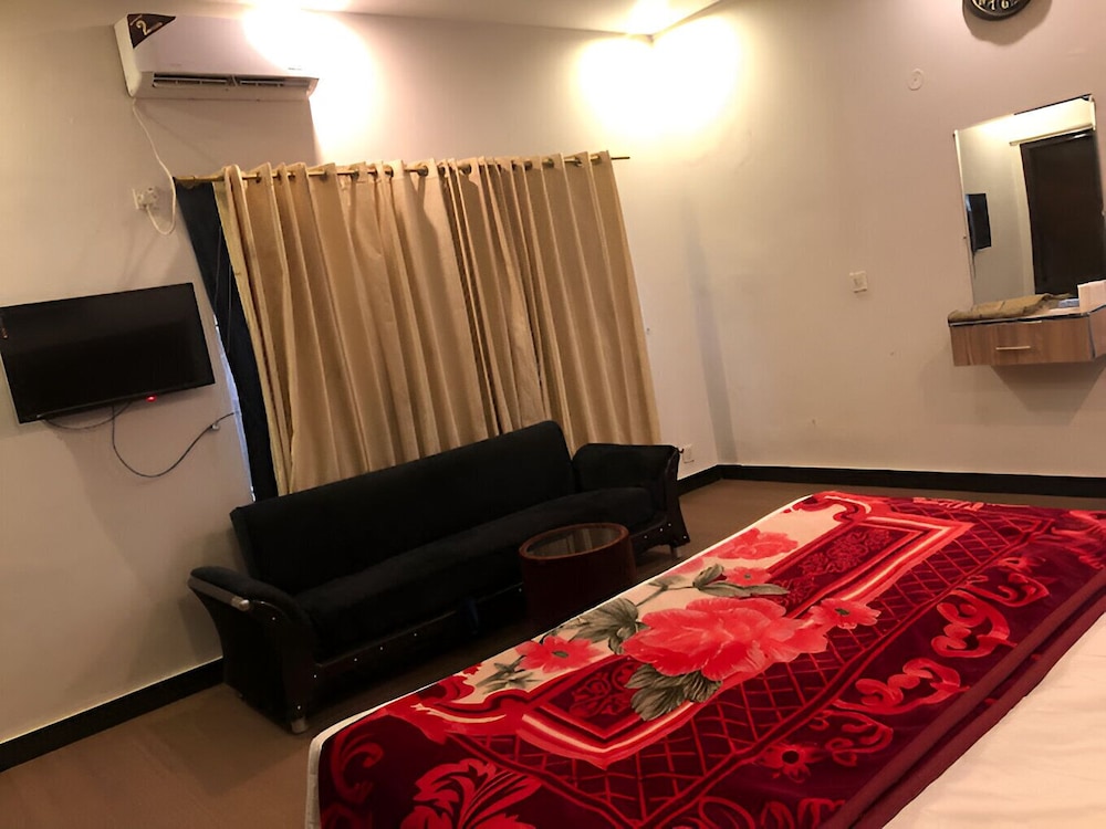 Deluxe Triple Room - Photo 1