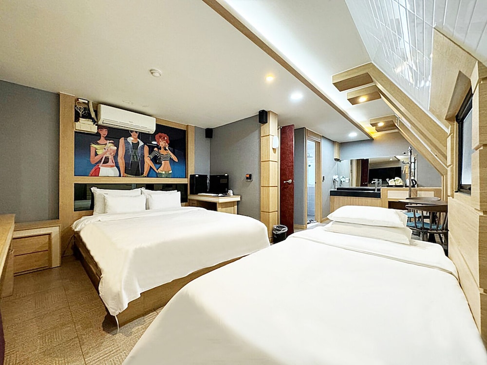 Business Twin Room photo 3