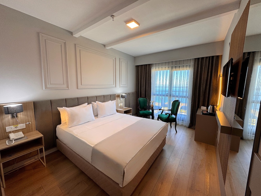 Deluxe Room, 1 Double Bed, Sea View
