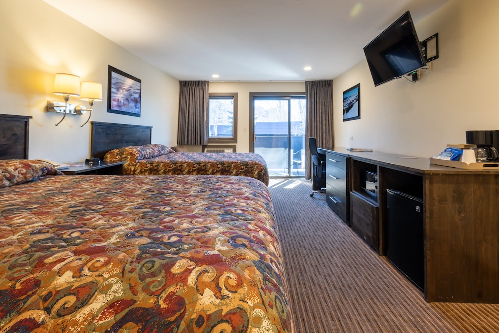 Deluxe Room, 2 Queen Beds - Photo 7