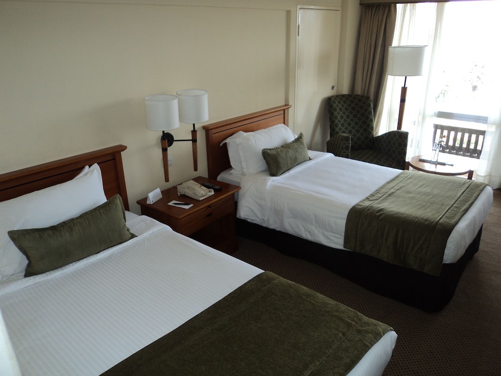 Superior Room, 2 Twin Beds, City View photo 2