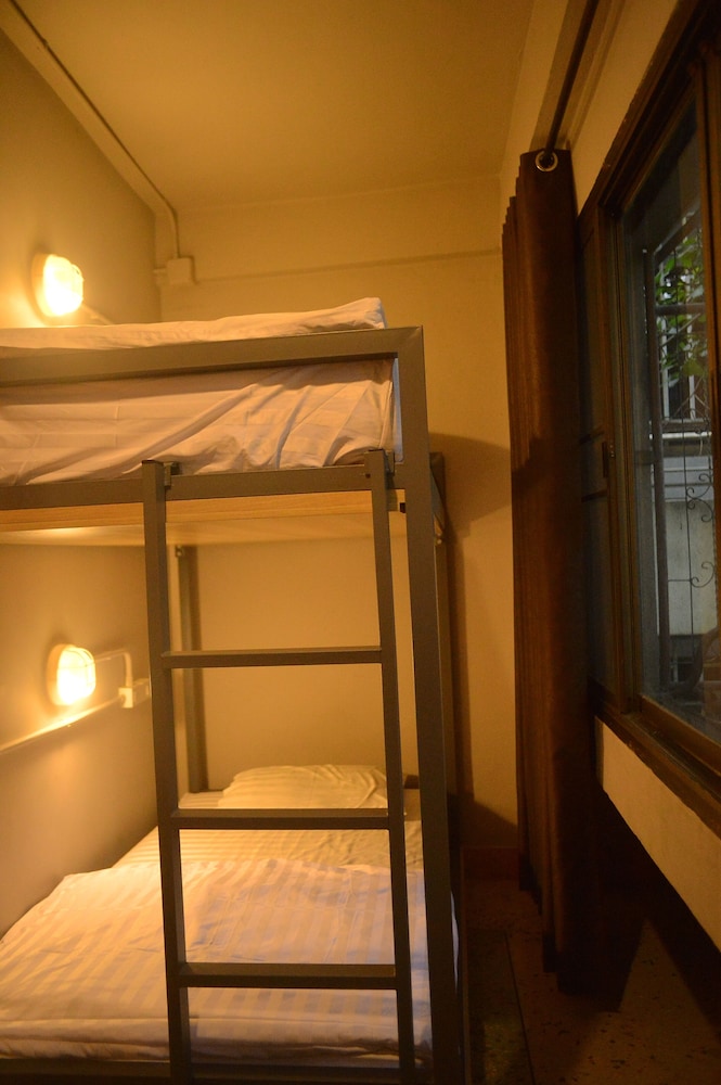 Private Room with Shared Bathroom for 2-pax photo 3