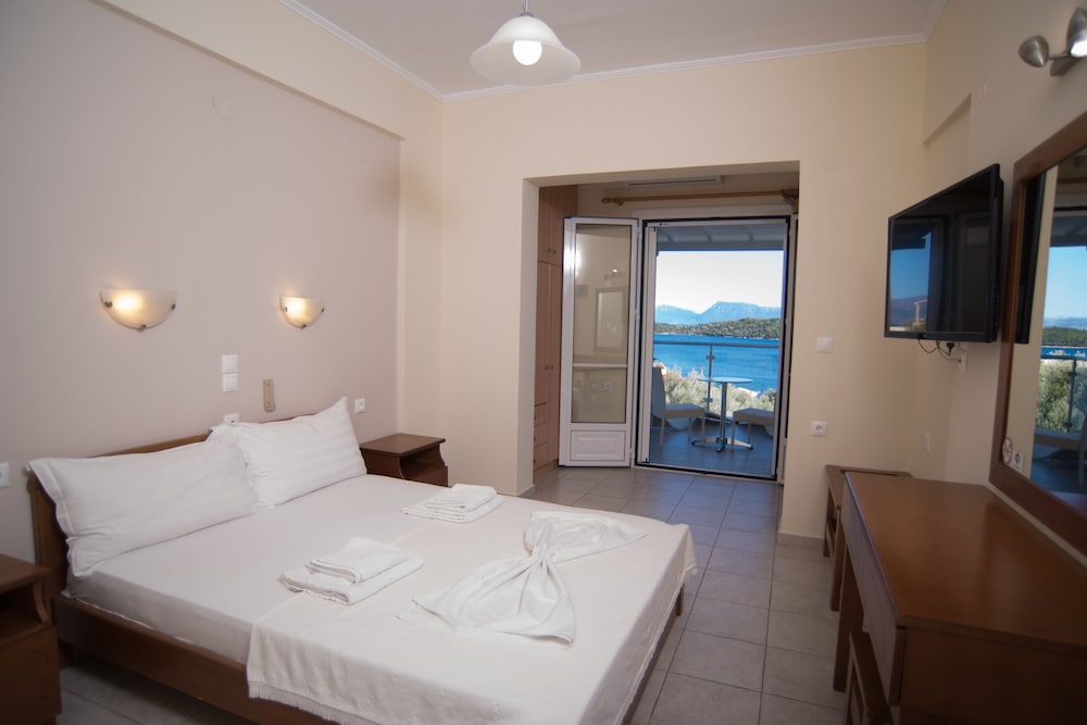 Standard Double or Twin Room, Sea View photo 1
