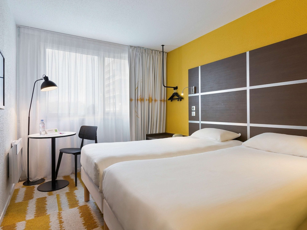 Standard Room, 2 Twin Beds - Photo 3