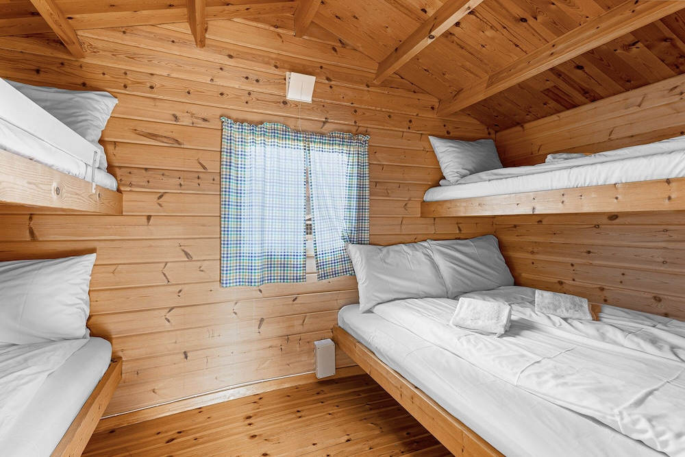 Economy Cabin, Multiple Beds (5 Persons) photo 1
