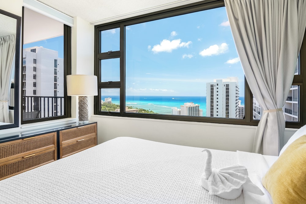 High Floor Ocean View Condo w/ 2 Beds and Parking: Family Suite, 1 Bedroom, Air conditioning, Ocean View (0091) photo