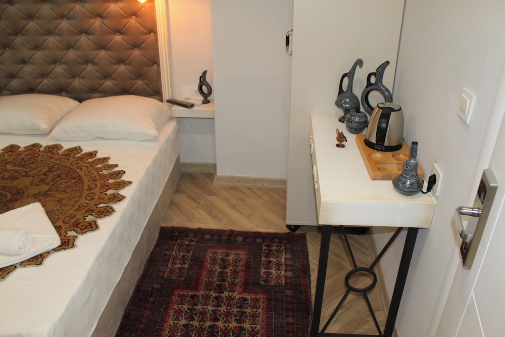 Economy Single Room (No View) photo 2