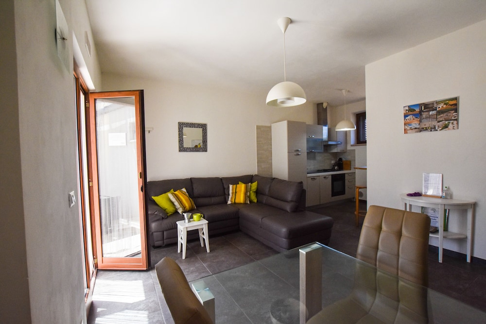 Family Apartment, Garden View (Fico) photo 2