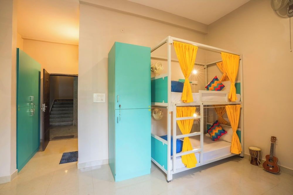 Bed In 6 Bed Mixed AC Dormitory Room With Ensuite Bathroom photo 1